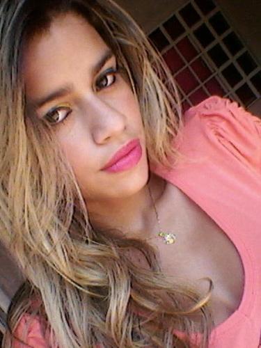 Prazeer eu:D (Loira, Alta, 17ans, Modelo, Chata, Ciumenta, Brigona, Cancêriana, Chocolatra, Minha familia meu tudo~ ♥ Siga-me sigo de volta ♥~
