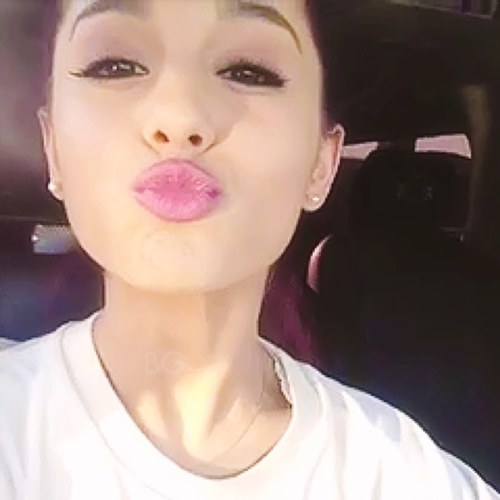 GloryButera's profile picture. 