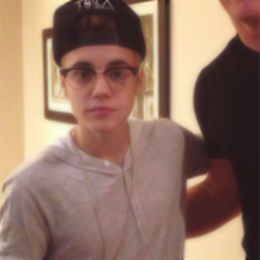 babeiw0uld's profile picture. Hi. oops.