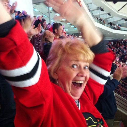 Outgoing, funny, lively mother of 4 (and grandmother of 7). Love my family, friends, church choir, White Sox and Blackhawks. Duncan Keith takes my breath away.