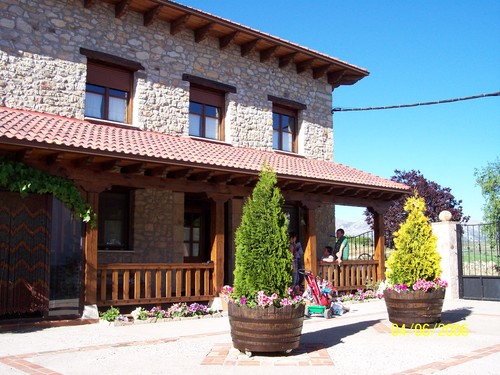 Casa de Turismo Rural El Encinar
Tarilonte de la PEña, Montaña Palentina
Nueve plazas, alquiler completo.
Tlf: 666-846866