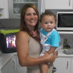 Casada, tenho um filho lindo, Auxiliar administrativa, chocolatra.