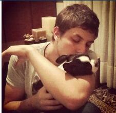 Fã do Chay Suede, estou aqui por ele, vou defender ele sempre que necessário, não gostou?clique em UnFollow..  Since: 22/07/12 ( Oficializada )
