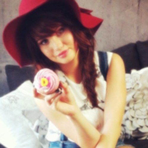 CassieRobertEPA's profile picture. The name's Cassie. |18| I'm a nice person, only if you don't annoy me. I'm a witch, dont mess with us witches. ;)