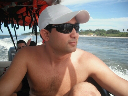Nascido em 07/12/1980, Aracaju-Se, Apaixonado por Tecnologias.