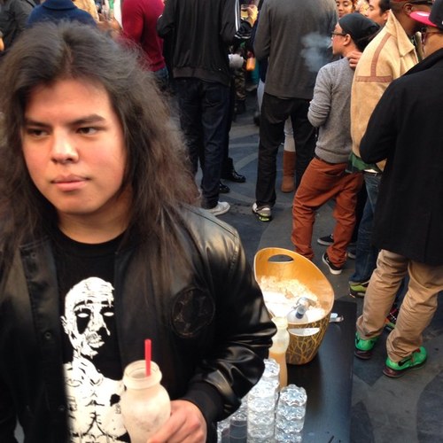 eLMooop's profile picture. My name is Frank; I lead a thug life'