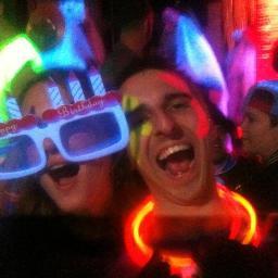 Austin transplant. 3rd SXSW sans badge. Looking for the sweet, sweet, free! #SXSWrumors is Clay Aiken coming?! #shitnoonesays