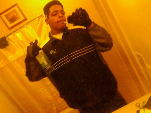 Muthfukan slut im in love widd da loot n I got work widd no w2..its sigsbee ave man follow me I follow back follow my sigsbee nigga...hotboii tyrone