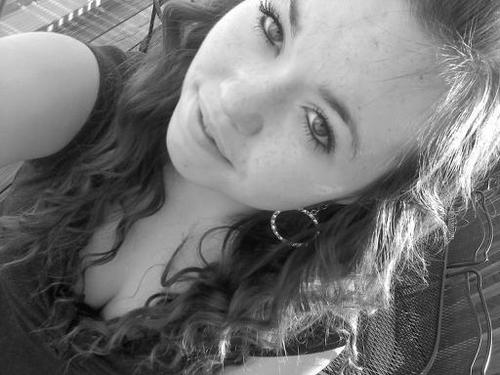 Lexis Paige.
17.
Sweetheart&Wild.
Wanna know anything ask. :)