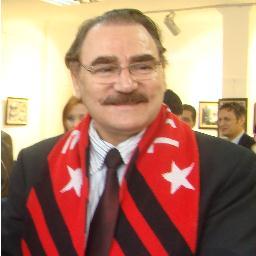 ODTÜ öğretim Görevlisi. NASA proje direktörü. Aydın Bşb. e. başkanı