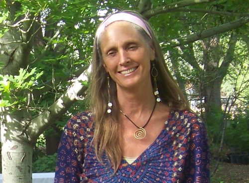 Inspiring others to raise their awareness of self & healing in the realms of homeopathy, midwifery, living foods & detoxification is my passion!
