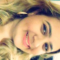 Sagitariana,Gênio Forte,Fiel,Ciumenta,Insegura, Irritante,Chata,Odiavel,Feliz,Compreensiva,Deus,Família,Amigos,Festas ...