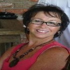 Certifed Personal Trainer & Sports Nutritionst specializing in Motivating and Inspiring other Women to achieve their individual Health & Fitness Goals!