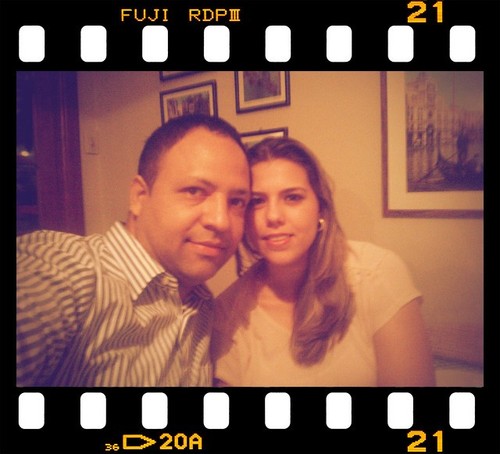 Me chamo Esther, sou pedagoga, líder de uma geração de milhares, casada com o marido mais lindo e dedicado do mundo Marcão!