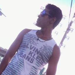 A gente nasce e morre só. E talvez por isso mesmo é que se precisa tanto de viver acompanhado.
http://t.co/qFNsLMbsC5