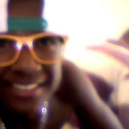Oi vim aqui dizer que adoro esse troxa u.u :33 sabe o jeito né sempre que precisa conta comigo (y)' Bjss da leti p. @Leeetiii_
