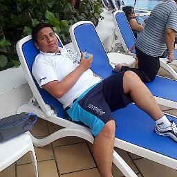 Alegre, y siempre sonriente
