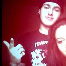 ooi só vim aqui pra dizer o quanto eu amo esse meu menino, que ele é tudo pra mim e que as minas fiquem longe dele fghjkl' te amo amor p. namorada dele :3