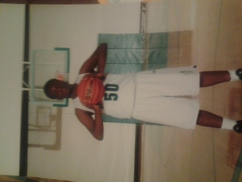 ZekeStringr's profile picture. 