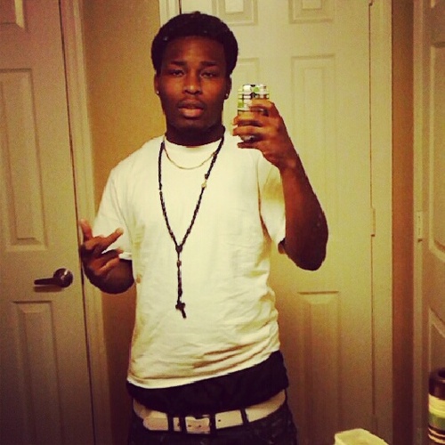 im 5'6 wit an idgaf mind nd a money maken nigga