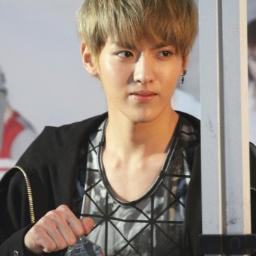 Love in peace [ @jsy489 @Miss_YuriGG @SenshineSehun @D0nais @jessicajungsexy @SayaITAL_ @sixthgenie ]