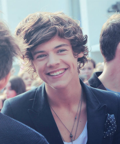 i'm probably thinking about harry - follow mostly just update accounts personal: @nadiastan
