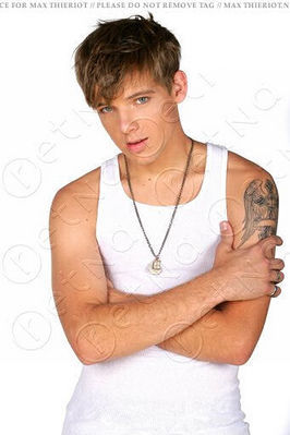 BodyrockCam's profile picture. Hi, I'm Kameron Thieriot but you can call me Kam. I'm 18 and work for Justin Bieber. Scheduling/Photos. Sometimes things get X-Rated. [FL/RP]