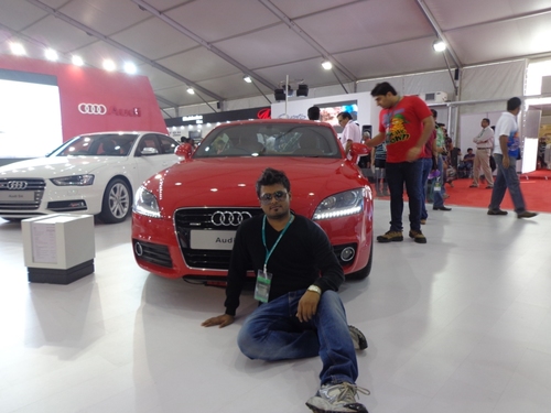 me,a nuclear scientific officer....and i love to ride bike and car.....and i also like to gather information abt india's progress