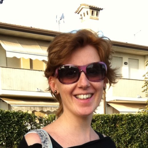 Esperta in formazione post lauream, orientamento e counseling professionale. Selezione e assesment
