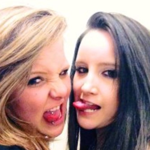 xPaigegillx's profile picture. im just doing mee, music is my woorld.. :D