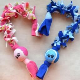 Hondenspeeltjes's profile picture. Fleece Hondenspeeltjes maakt leuke hondenspeeltjes, knuffels, kussens, riemen, tuigjes, halsbanden en nog veel meer, in kleuren naar keuze.