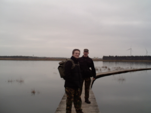 Hallo en welkom op de twitter van Ronny & Tim op survival /over devloer. Wat we allemaal doen zijn filmpjes maken van verschillende dingen in de natuur