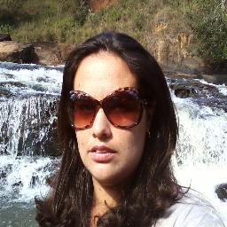 adoro jesus cristo,gosto de musicas MPB  amo a cantora ANA CAROLINA ,gosto do twitter pra me expressar e falar sobre assuntos do momento, me segue ai..