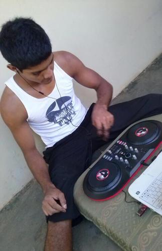 Djcarlito2705's profile picture. mantengo una relacion 3