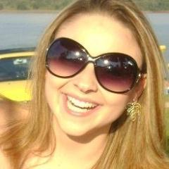 Leonina, criativa, generosa, digna, sorridente, amiga, pensativa, observadora, séria, sincera, companheira, brava, chata, extrovertida, realista e sonhadora