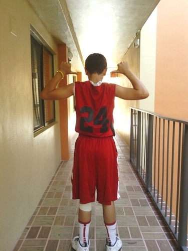 Basketball is my life!!!! Im 13,love sports, I was born to make mistakes not fake perfection