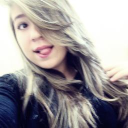 Sou simpática com quem Merece mais Não sou obrigada a agradar ninguém e Uma Menina Muito Feliz aah Gorda Não GOSTOSA *;