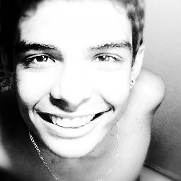 Ignore, não ligue, não responda. Se te criticam é porque você é importante. :]
Face: http://t.co/tENIo4WhAP