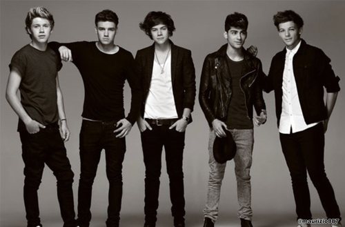Well I love 1D and I love @JSmlie she follows back