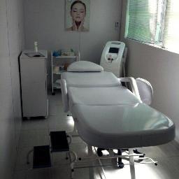 Opção de fotodepilação mais segura e indolor para remover os pelos e, fotorrejuvenecimento, fototerapia de manchas e acne. Preço único por área e sessão R$55,00