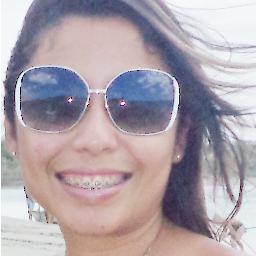 Apaixonada Pela Vida, Pessoa De Riso Fácil, Amiga, Tem Um Grande Amor No Coração, Grata a Deus Por Todas As Coisas e é Mãe De Uma Princesa, #LarissaAmoRim. (L)