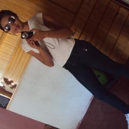 sou completαmente diferente do que vooc imαginα 
posso chegαr mαis longe que vooc pensα sou unicα, e meu modo de pensαr é diferente de todoos !! =DDD