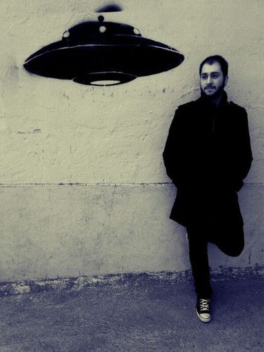Lector de fanzine´s y libros raros, coleccionista de vinilos, catador de cerveza y guitarrista en sus ratos libres....disfruta el Maltrago!