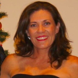 Alina_Monroy's profile picture. Soy Hija del Rey. Soy hija de familia; esposa del amor de mi vida, Santiago Carranza, madre de tres princesas. Vivo, con Su ayuda, para darle gloria a Dios.