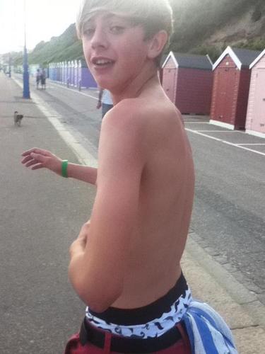 follow me ill follow back and going turkey soon fuck yh!!!!!