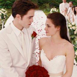 SOY FANATICA DE LA SAGA CREPUSCULO (TWILIGHT) EN MI CANAL DE YOUTUBE PODRAN VER LAS PELICULAS DE LA SAGA Y VIDEOS DE  LA SAGA Y MAS