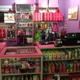 TODO PARA LA MUJER... VICTORIA'S SECRET, BATH & BODY WORKS Y ALGO MAS!!!  C.C. FREE MARKET A POCOS METROS DEL CC LA GRANJA NAGUANAGUA. NIVEL MEZZANINA