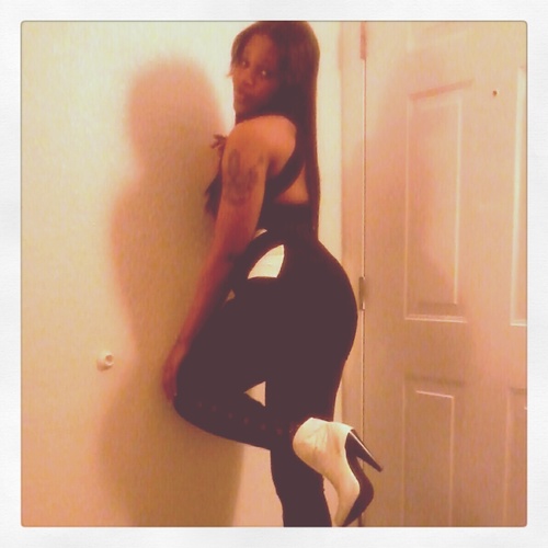 many wanna see me fall thats why i scream fuk em all !  follow me on instagram MZ_ALLEYES_ONME