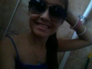 Amo Fikar No Facebook,E no Twitter...
Gosto de Estudar muiito...
Passiar,Ir ao Sophiing,Viajar PARA lugares..
Bonito,Gosto de ver Minha Familia...Sooo