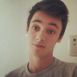 - amo maais do qe lasanha: @EuuMemo && @exfofuleti 
 4ii20